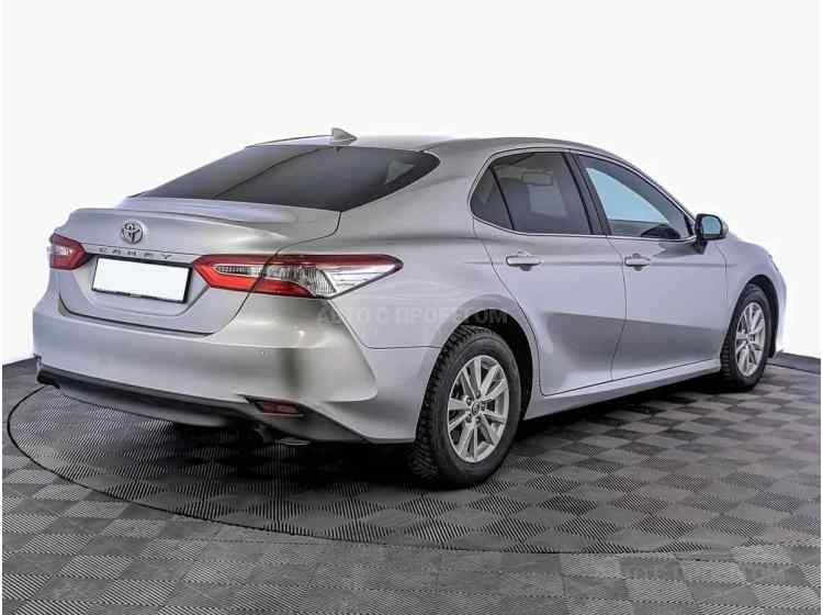 Toyota Camry VIII (XV70)