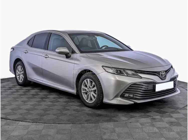 Toyota Camry VIII (XV70)