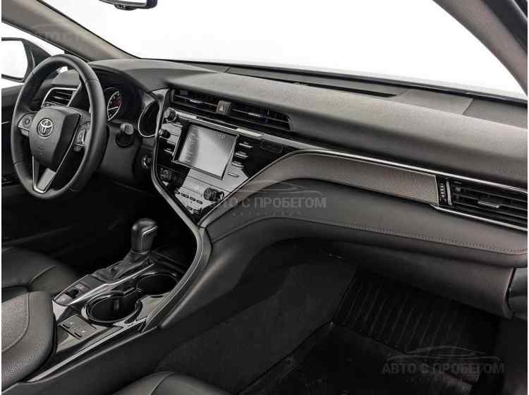 Toyota Camry VIII (XV70)