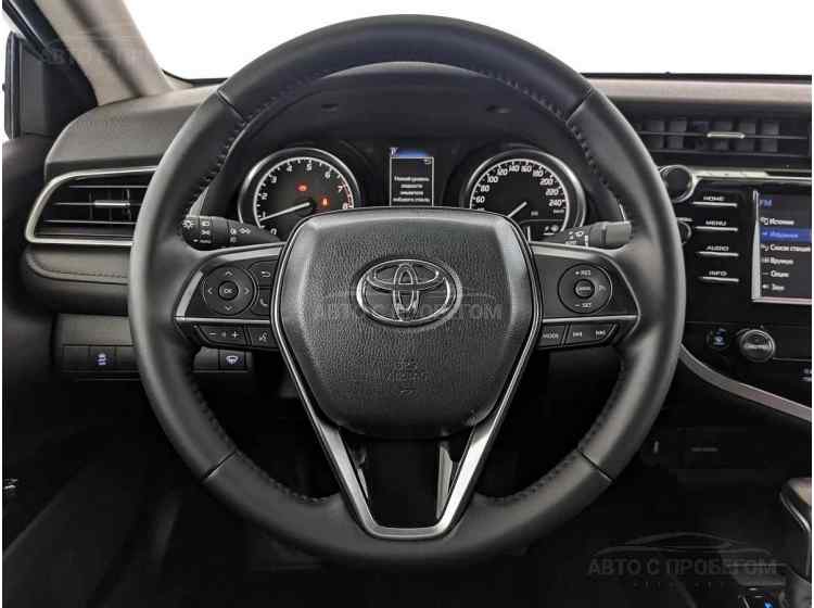 Toyota Camry VIII (XV70)