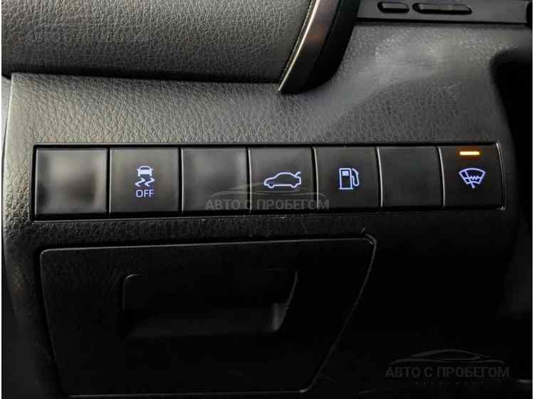 Toyota Camry VIII (XV70)