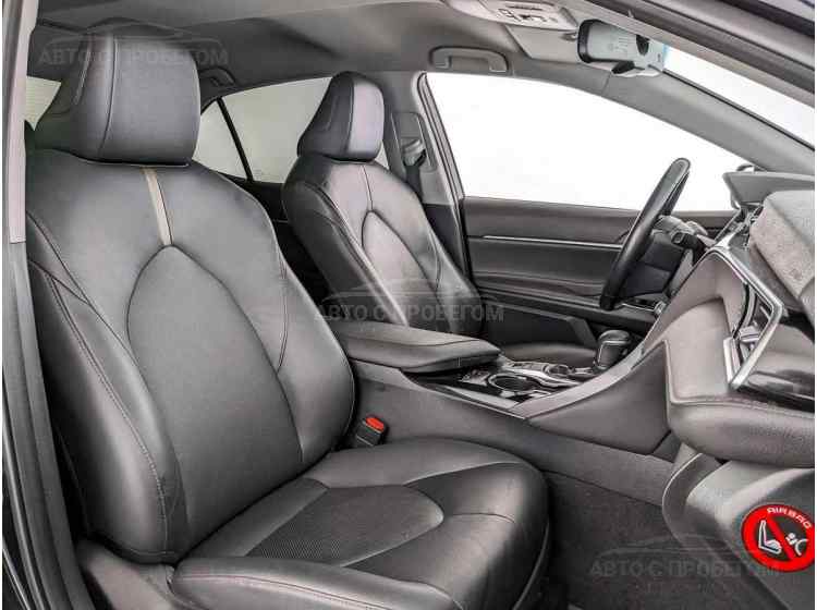 Toyota Camry VIII (XV70)