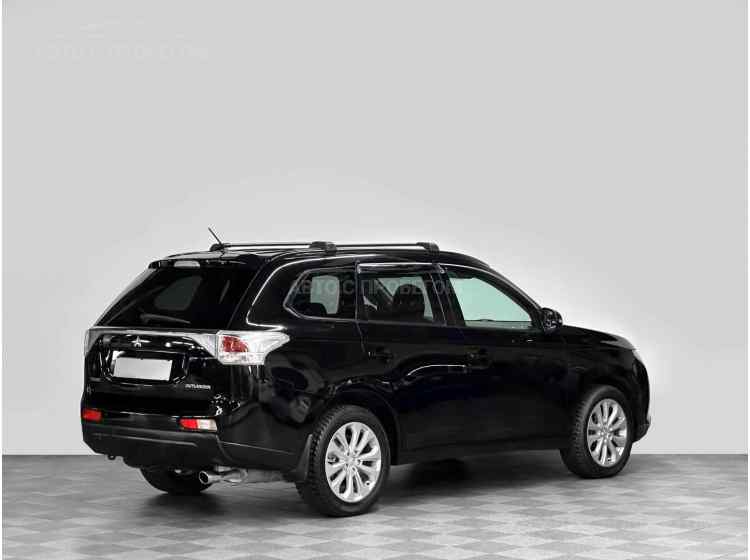 Mitsubishi Outlander III